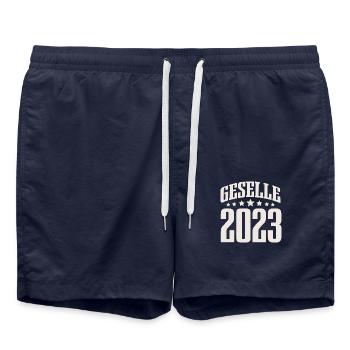 Geselle 2023 Gesellenprüfung - Badeshorts - French Navy - Vorne - AI Model Male 185 light (185cm)