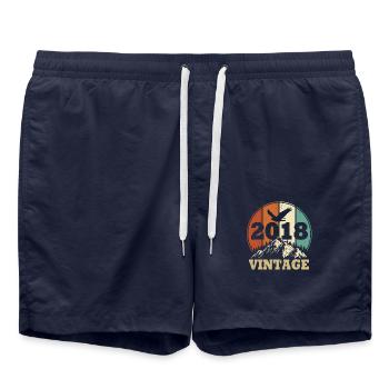 Jahrgang 2018 - Badeshorts - French Navy - Vorne - AI Model Male 185 light (185cm)