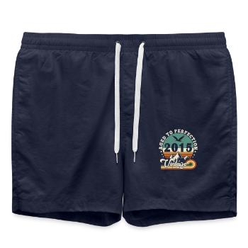 Bis zur Perfektion gealtert 2015 Retro -Edition 2025. - Badeshorts - French Navy - Vorne - AI Model Male 185 light (185cm)
