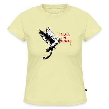 Taube der Befreiung mit Kette - SLIM FIT Frauen Organic T-Shirt - Buttergelb - Vorne - AI Model Female 172 light (172cm)