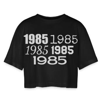 1985 - Frauen Oversized Cropped T-Shirt - Schwarz - Vorne - AI Model Female 172 light (172cm)