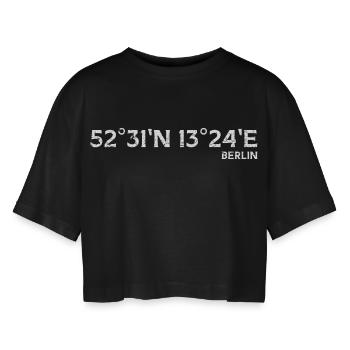 Berlin Koordinaten Souvenir - Frauen Oversized Cropped T-Shirt - Schwarz - Vorne - AI Model Female 172 light (172cm)