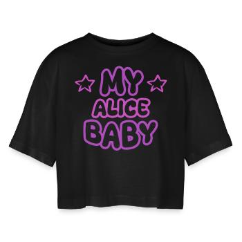 First name Alice - Women’s Oversized Cropped T-Shirt - black - Front - AI Model Female 172 light (172cm)