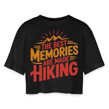 Wandern - Frauen Oversized Cropped T-Shirt - Schwarz - Vorne - AI Model Female 172 light (172cm)