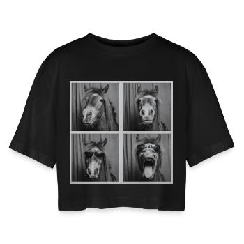 Lustig Pferd Pony Sonnenbrille Fotobox - Frauen Oversized Cropped T-Shirt - Schwarz - Vorne - AI Model Female 172 light (172cm)