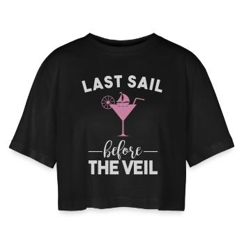 JGA T-Shirt Frauen - Last Sail Before The Veil - Frauen Oversized Cropped T-Shirt - Schwarz - Vorne - AI Model Female 172 light (172cm)