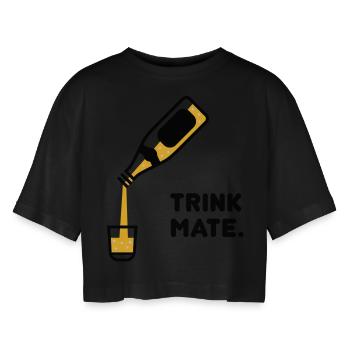 Trink MATE - Frauen Oversized Cropped T-Shirt - Schwarz - Vorne - AI Model Female 172 light (172cm)