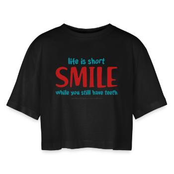 Sourire - T-shirt court oversize Femme - noir - Devant - AI Model Female 172 light (172cm)
