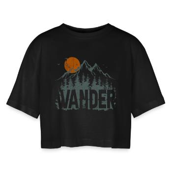 Entdecker-Design für Bergwildnis - Frauen Oversized Cropped T-Shirt - Schwarz - Vorne - AI Model Female 172 light (172cm)