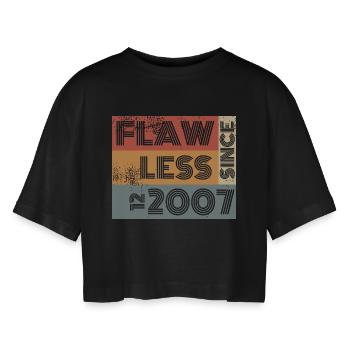 18. Geburtstag Flawless since 12/2007 - Frauen Oversized Cropped T-Shirt - Schwarz - Vorne - AI Model Female 172 light (172cm)