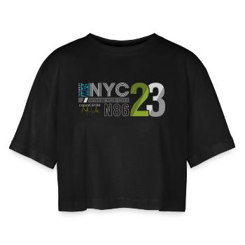 Urban Streetwear Nummer 86 Design - Frauen Oversized Cropped T-Shirt - Schwarz - Vorne - AI Model Female 172 light (172cm)