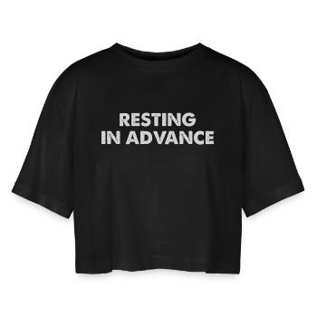 Resting in Advance - Frauen Oversized Cropped T-Shirt - Schwarz - Vorne - AI Model Female 172 light (172cm)