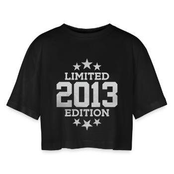 LIMITED EDITION 2013 13. GEBURTSTAG - Frauen Oversized Cropped T-Shirt - Schwarz - Vorne - AI Model Female 172 light (172cm)