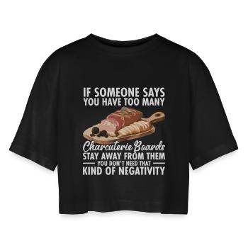Plateau des amateurs de charcuterie Préparation d’un plateau de fromages - T-shirt court oversize Femme - noir - Devant - AI Model Female 172 light (172cm)