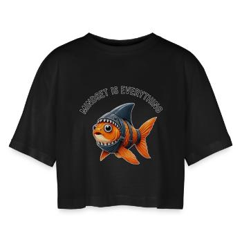 Mindset Fisch – Sei der Hai - Frauen Oversized Cropped T-Shirt - Schwarz - Vorne - AI Model Female 172 light (172cm)