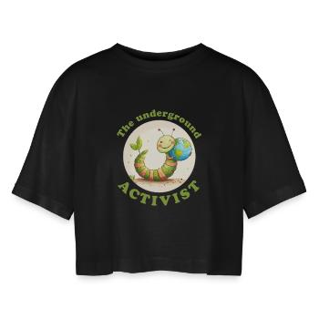 Regenwurm verteidigt die Erde - Frauen Oversized Cropped T-Shirt - Schwarz - Vorne - AI Model Female 172 light (172cm)