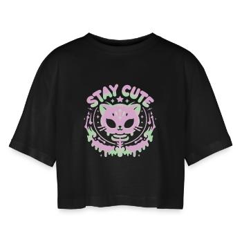 Charme squelettique : restez mignon dans l’esthétique pastelgoth - T-shirt court oversize Femme - noir - Devant - AI Model Female 172 light (172cm)