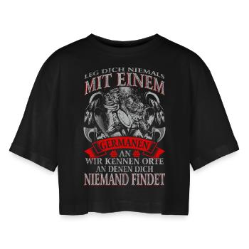 Achtung Germane - Frauen Oversized Cropped T-Shirt - Schwarz - Vorne - AI Model Female 172 light (172cm)