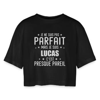Lucas: authentisch, unvollkommen, Top, Perfektion - Frauen Oversized Cropped T-Shirt - Schwarz - Vorne - AI Model Female 172 light (172cm)