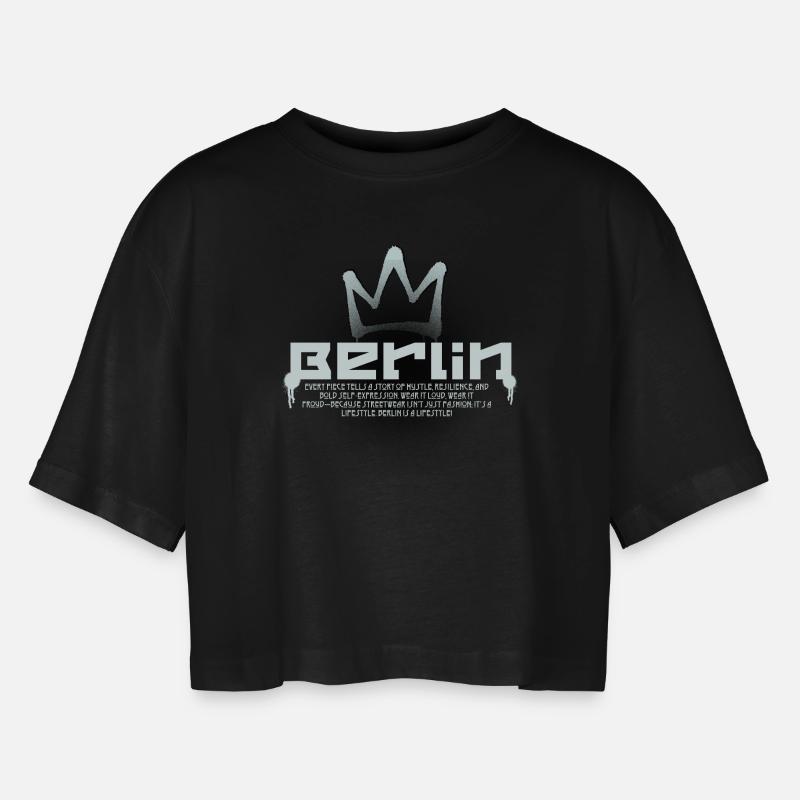 Berlin lettering with crown - Women’s Oversized Cropped T-Shirt - black