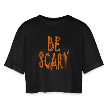 Sei beängstigend - Frauen Oversized Cropped T-Shirt - Schwarz - Vorne - AI Model Female 172 light (172cm)