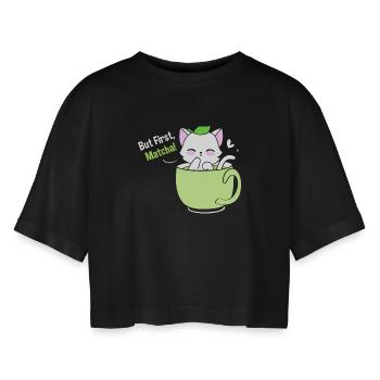 Matcha Tee - Frauen Oversized Cropped T-Shirt - Schwarz - Vorne - AI Model Female 172 light (172cm)