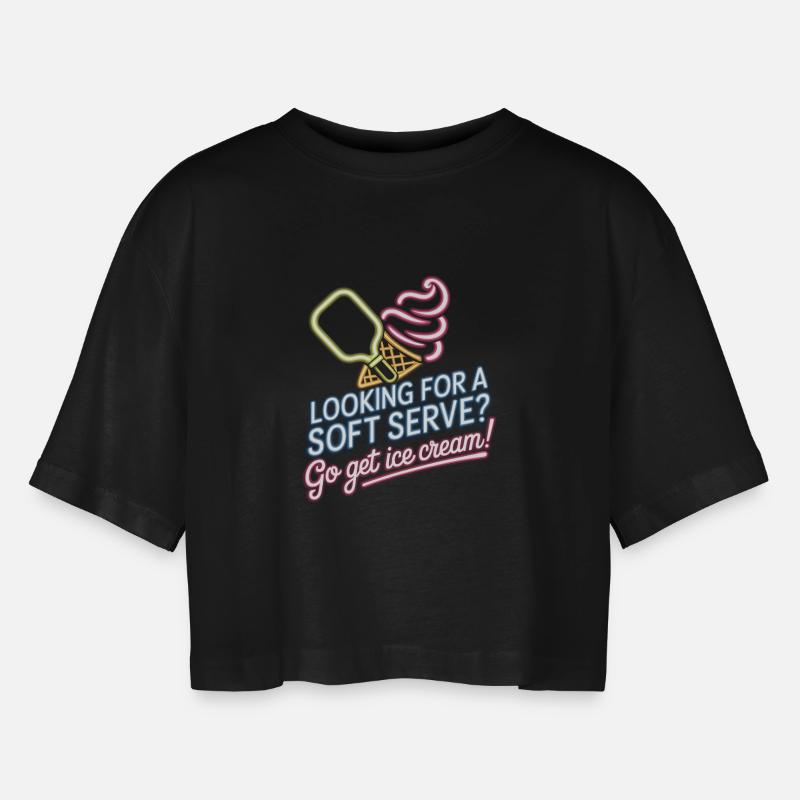 Pickleball-spiller leder efter blød serv-dinking - Oversize cropped T-shirt til damer - sort