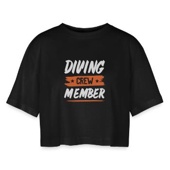 Drinking Crew - Frauen Oversized Cropped T-Shirt - Schwarz - Vorne - AI Model Female 172 light (172cm)