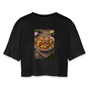Avocado-Tomaten Salat  - Frauen Oversized Cropped T-Shirt - Schwarz - Vorne - AI Model Female 172 light (172cm)