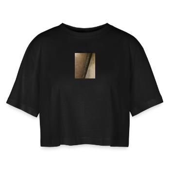 happy happy - Frauen Oversized Cropped T-Shirt - Schwarz - Vorne - AI Model Female 172 light (172cm)