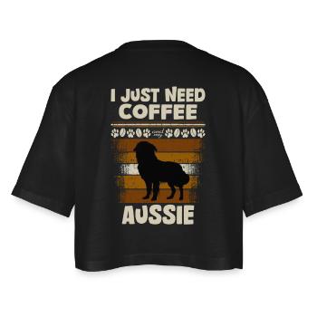aussie sheperd coffee - Frauen Oversized Cropped T-Shirt - Schwarz - Hinten - AI Model Female 172 light (172cm)