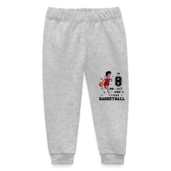 Mädchen spielt Basketball - Ich bin 8 - Baby Organic Jogginghose Baby Tumbler von Stanley/Stella - Grau meliert - Vorne