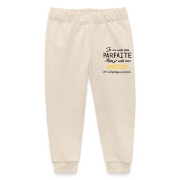 Je Ne Suis Pas Parfaite Mais Je Suis Une Ancell... - Pantalon de jogging bébé bio Stanley/Stella - écru doux - Devant