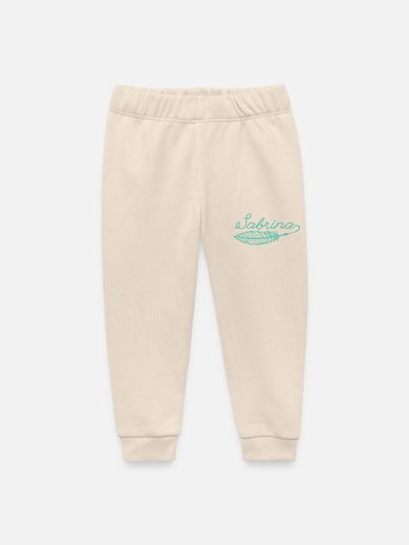 Sabrina Name Federschrift - Baby Organic Jogginghose Baby Tumbler von Stanley/Stella - Natur