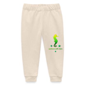 grünes Seepferdchen mit Sternchen - Baby Organic Jogginghose Baby Tumbler von Stanley/Stella - Natur - Vorne