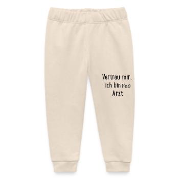 Vertrau mir, ich bin fast Arzt - Baby Organic Jogginghose Baby Tumbler von Stanley/Stella - Natur - Vorne