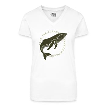 Buckelwal: Save the Whales, Save the Ocean - Bio Frauen T-Shirt mit V-Ausschnitt - Weiß - Vorne