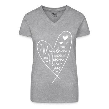 Kleine Menschen brauchen so große Herzen wie Deins - Bio Frauen T-Shirt mit V-Ausschnitt - Schwarz - Vorne