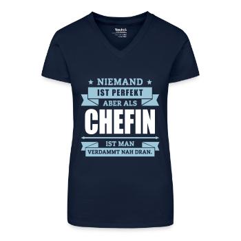 Funshirt Chefin - Bio Frauen T-Shirt mit V-Ausschnitt - Dunkelblau - Vorne