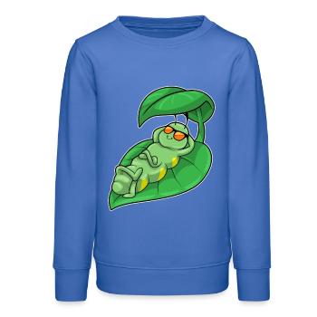 Raupe mit Blatt als Sonnenschirm - Teenager Organic Sweatshirt Mini Changer von Stanley/Stella - carolina Blue - Vorne - AI Model Teenager Male dark (155cm)