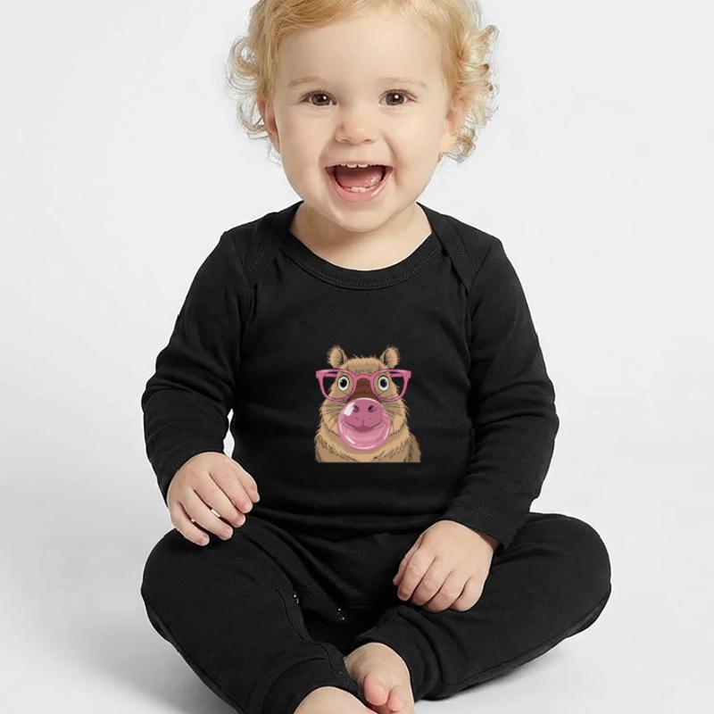 Capibara con occhiali rosa e bolle di gomma da masticare stile Tutina ecologica per neonato