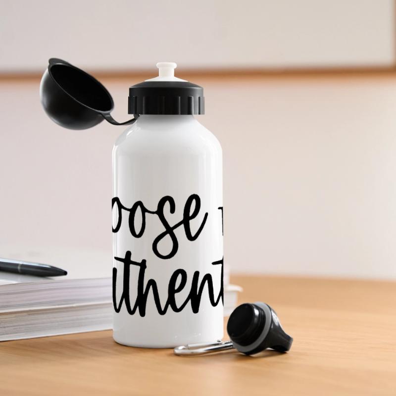 Entscheiden Sie sich dafür, authentisch zu sein Inspirierende Botschaft Panorama Trinkflasche mit Deckel 500 ml