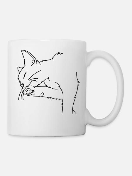 Katze schleckt Pfote ab. Geschenkidee - Tasse - Weiß