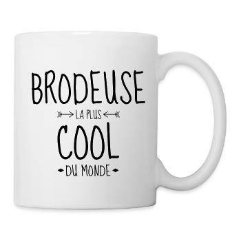 Stickerei / Stickerin / sticken / Nadel - Tasse - Weiß - Rechts