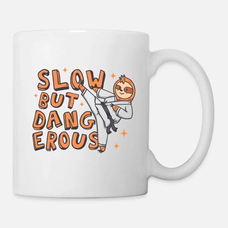 Langsam aber gefährlich Karate Faultier - Tasse - Weiß