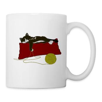Sleeping shirt cat on pillow with balls of wool - Mug - white - Right