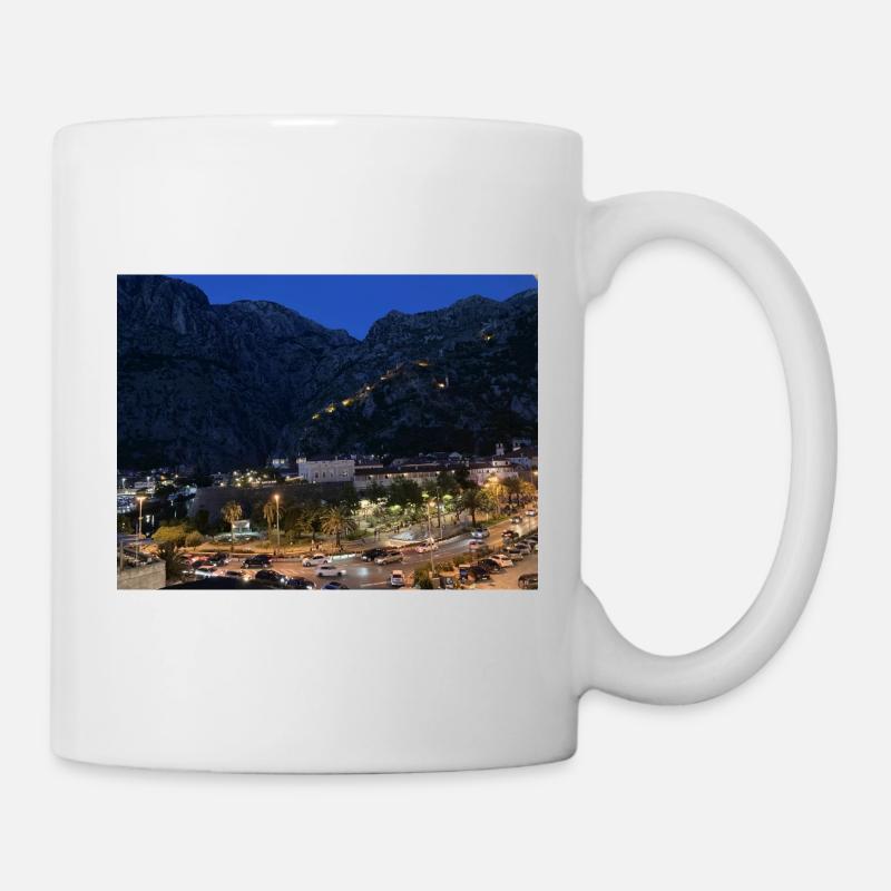 Evening atmosphere in Bergdorf - Mug - white
