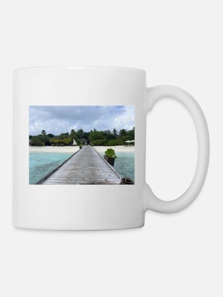 Tropical pier on the turquoise sea Kudafushi Maldives - Mug - white