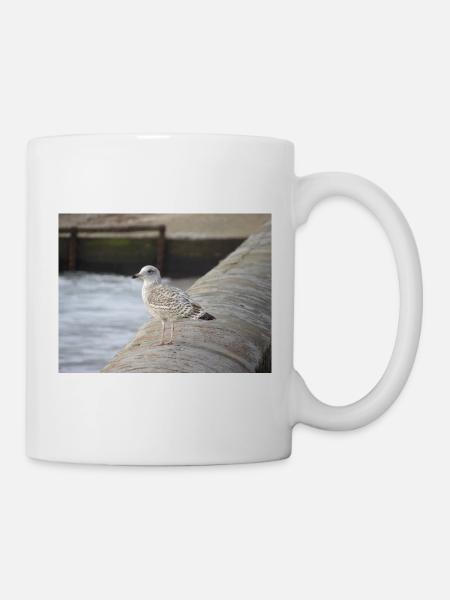 Mouette côtière sur la jetée en béton - Mug blanc - blanc