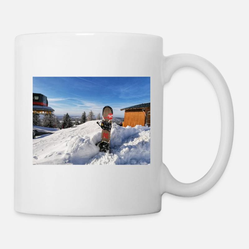 Snowboard auf sonniger Piste  - Tasse - Weiß